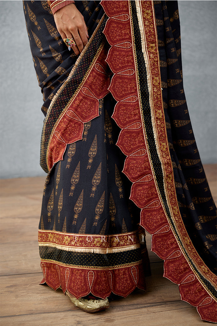 Gulghast Nusrat Saree