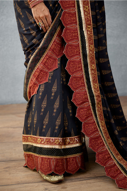 Gulghast Nusrat Saree