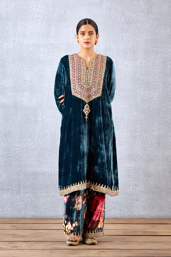 Velvet Paakizah Kurta Set