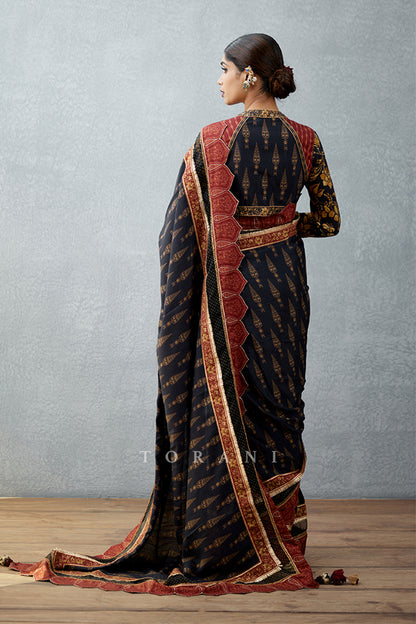 Gulghast Nusrat Saree