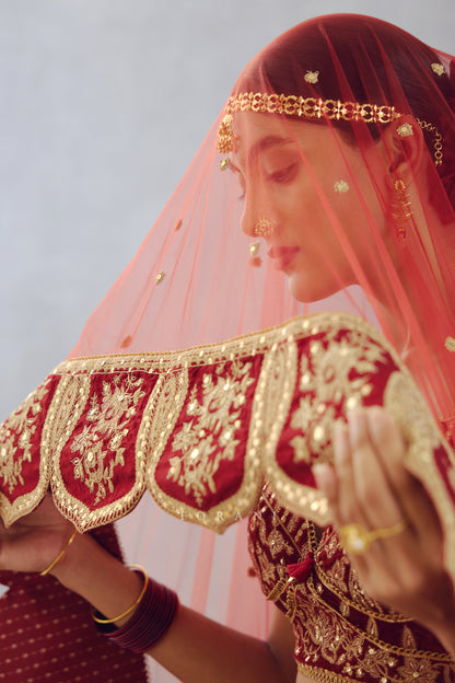 Sindoori Turvi Odhni