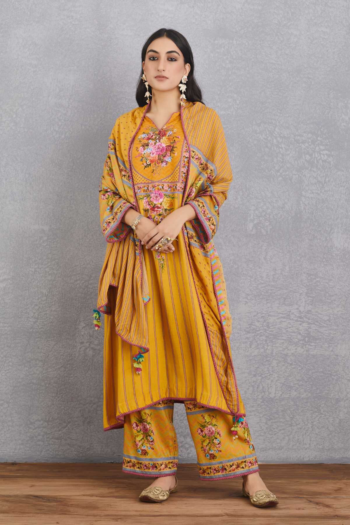 Sunehra Samar Kurta Set