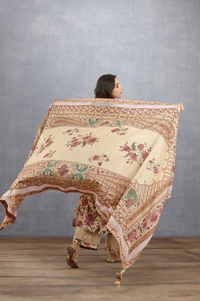 Kasturi Sumukhi Odhni