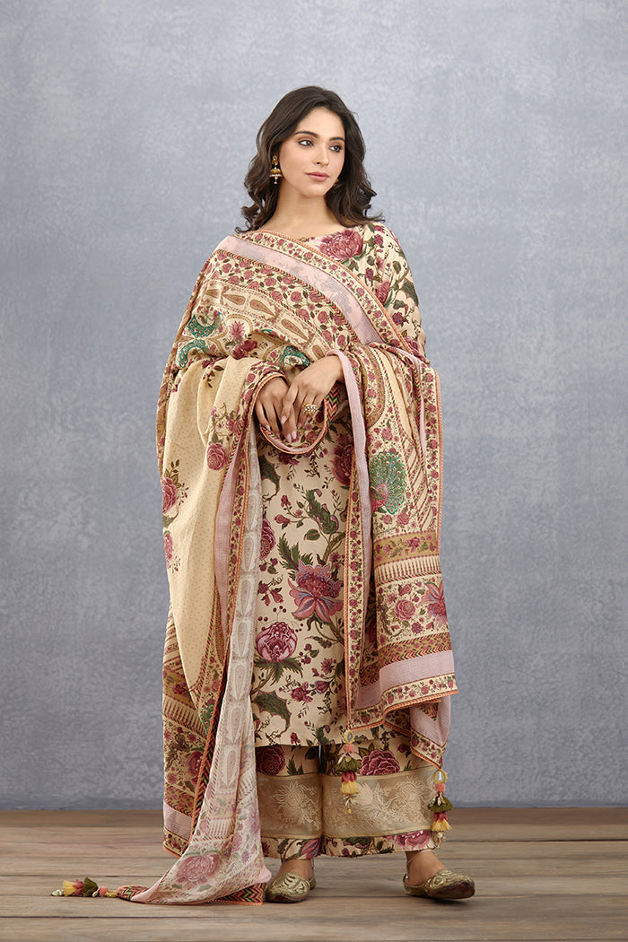 Kasturi Sumukhi Odhni