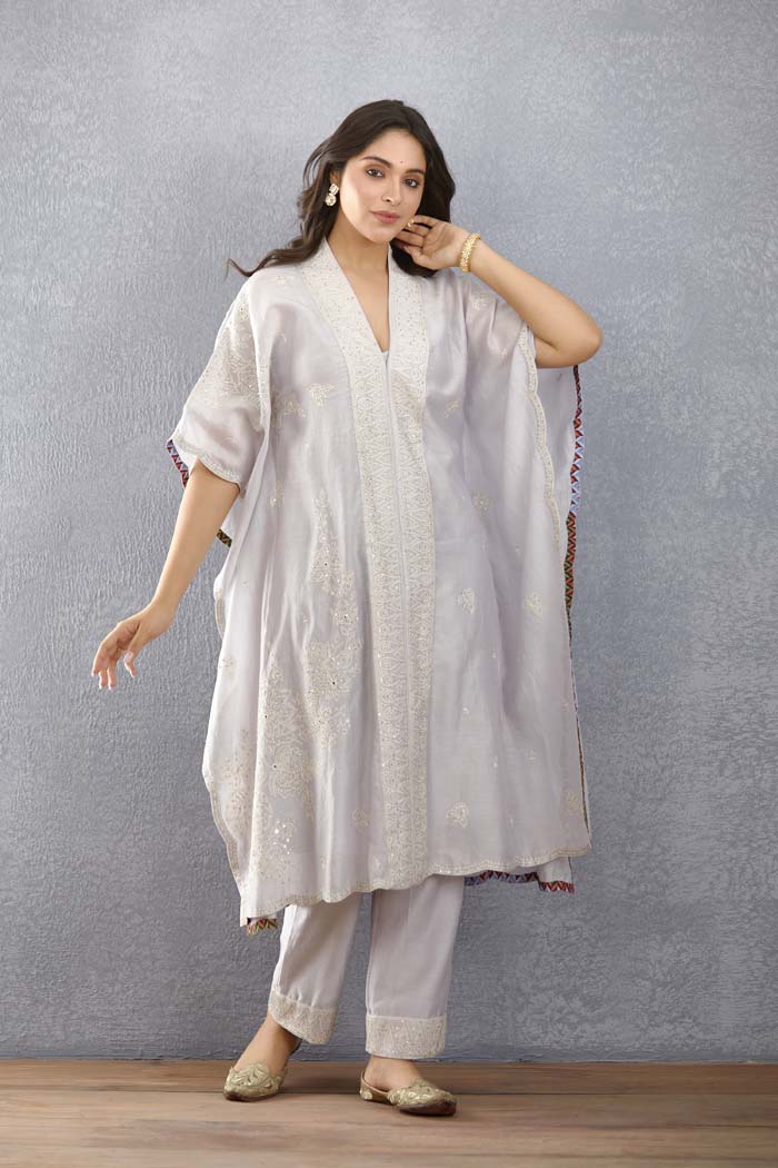 Bakaayan Aqsa Kameez Kaftan Set