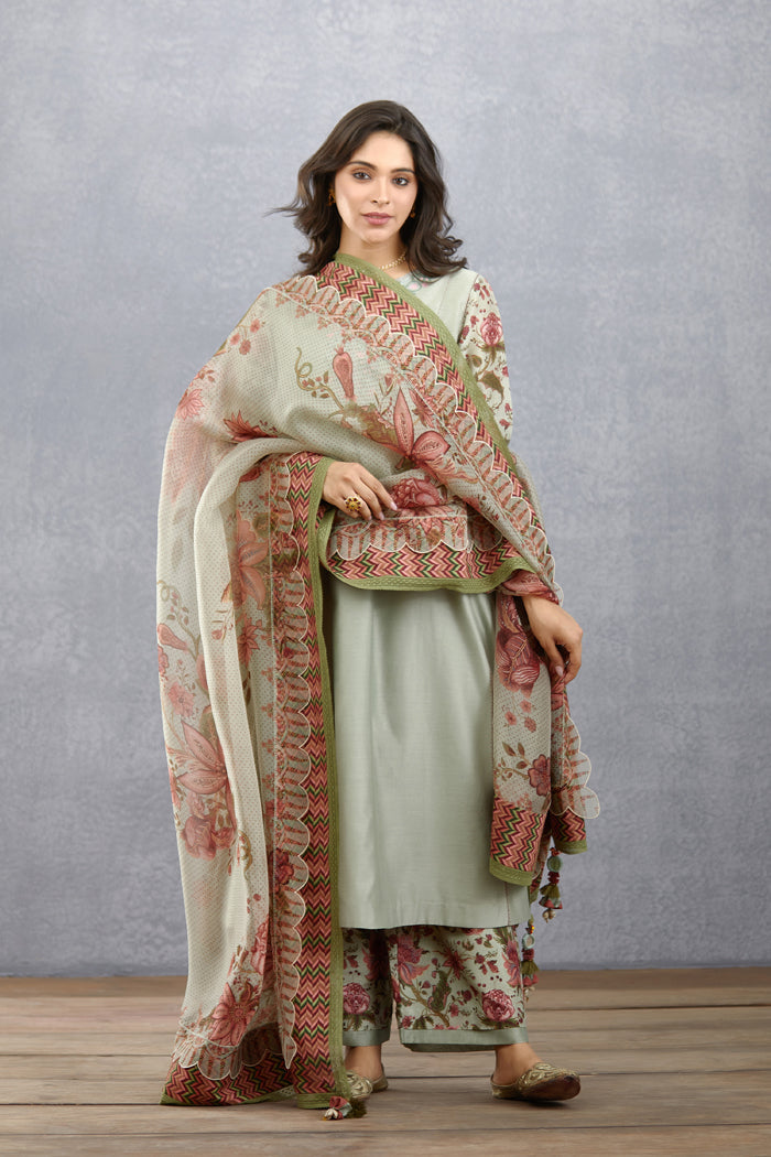 Jaituni Kalika Odhni