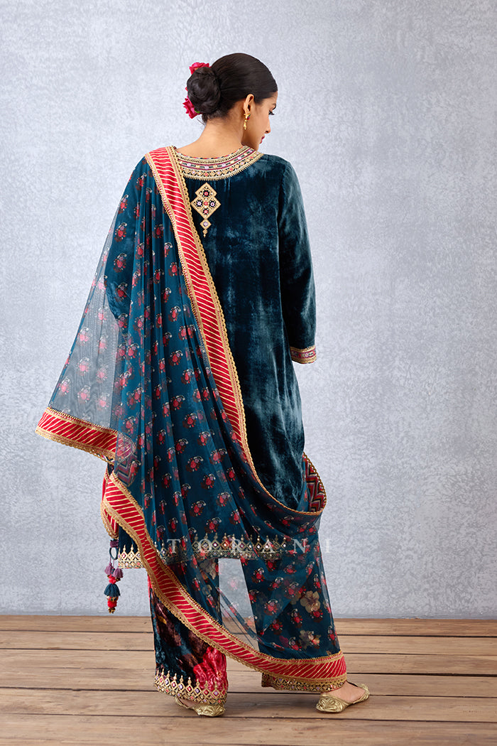 Shabnami Makhmal Paakizah Odhni