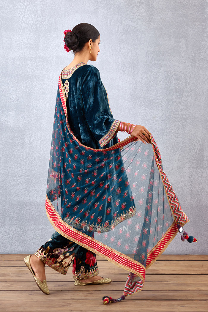 Velvet Paakizah Kurta Set with dupatta