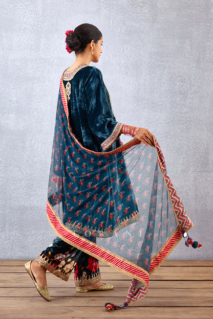 Velvet Paakizah Kurta Set with dupatta