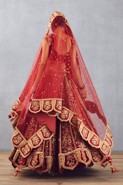 Sindoori Turvi Odhni