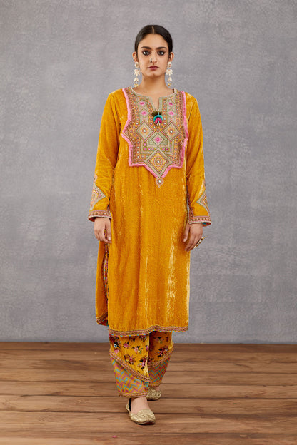 Sunehra Zeenat Kurta Set