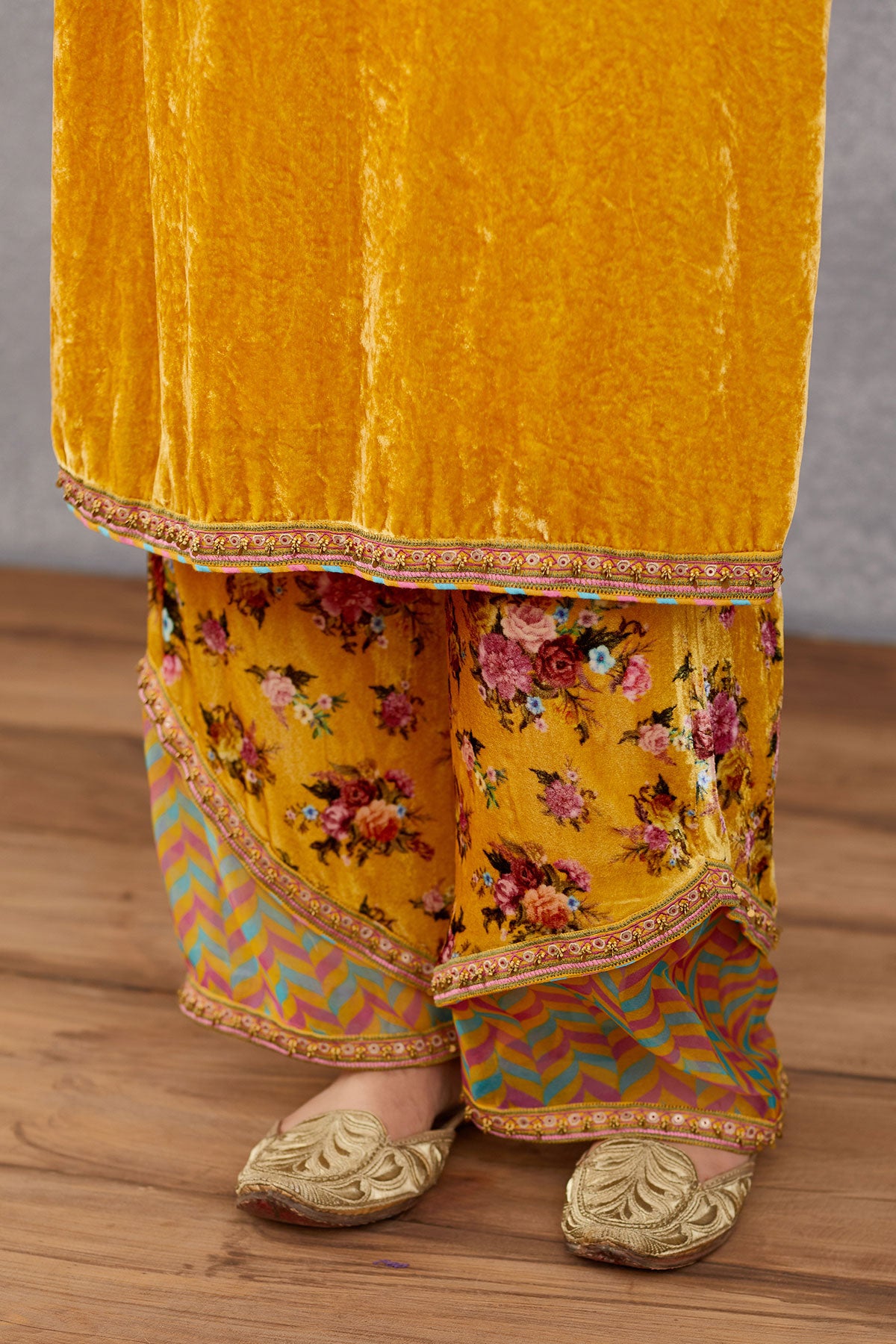 Sunehra Zeenat Kurta Set