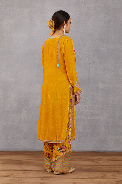 Sunehra Zeenat Kurta Set