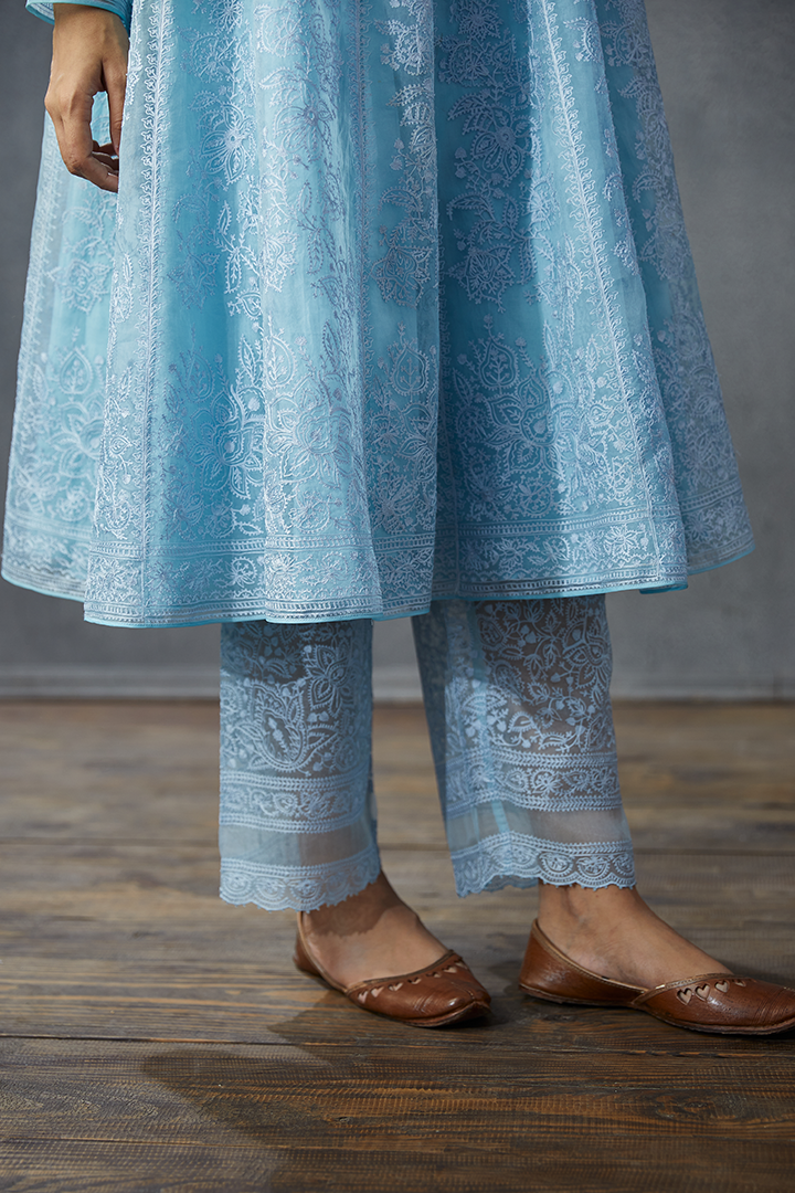 Aasmani Paavni Odhni