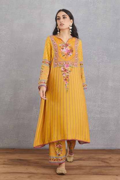 Sunehra Samar Kurta Set
