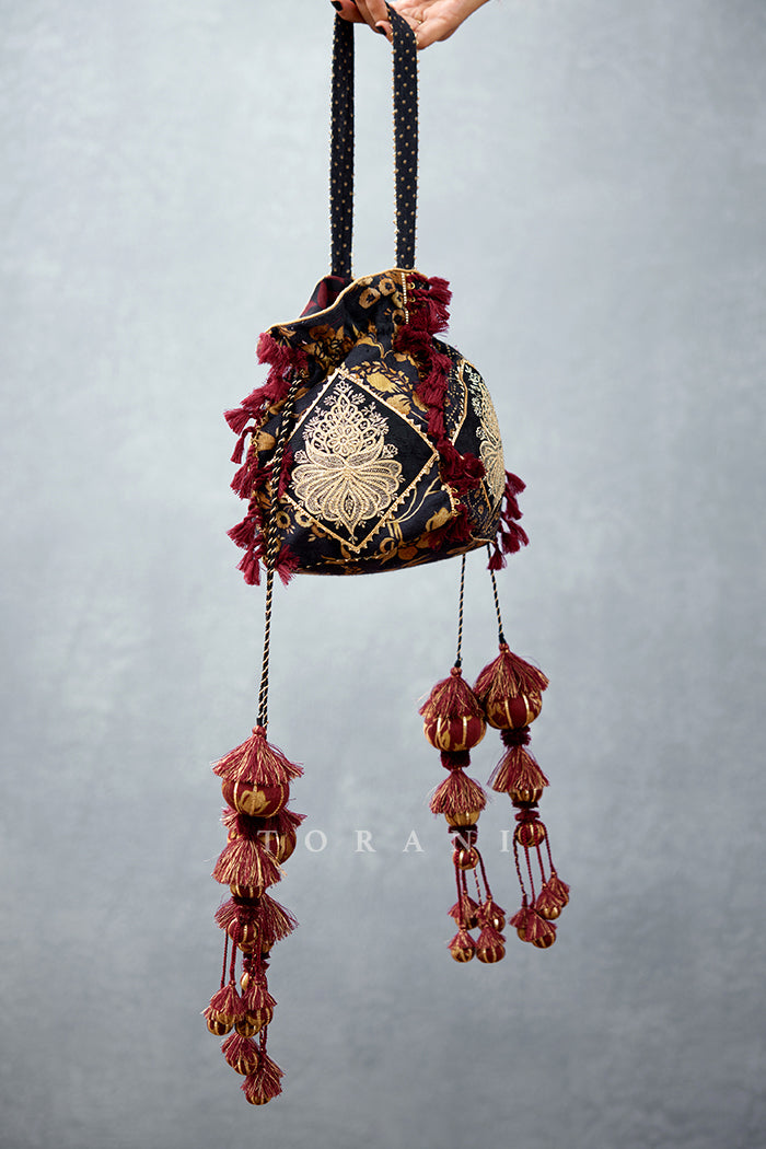 Gulghast Yusra Potli