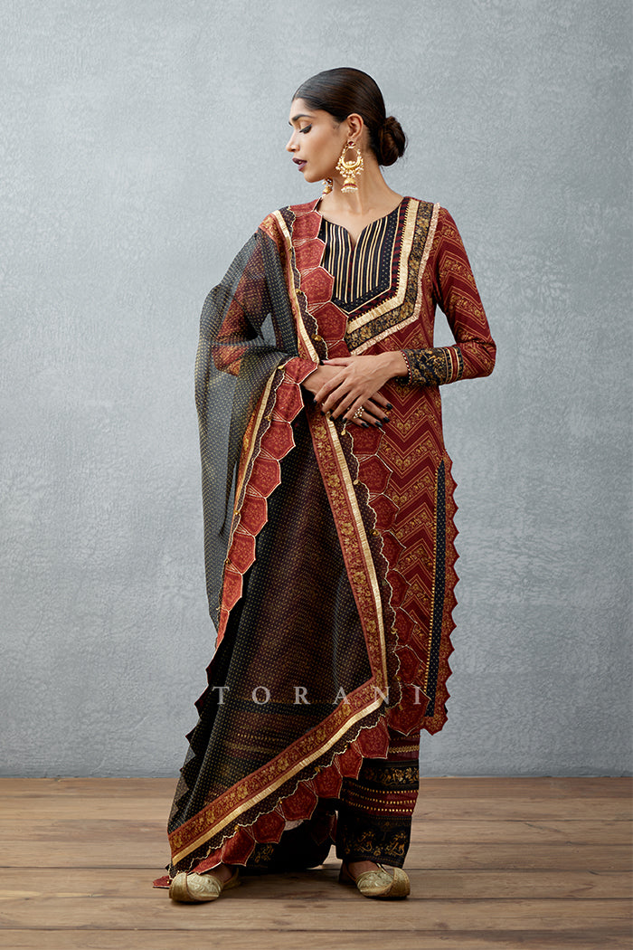 Gulnar Tahmina Kurta Set