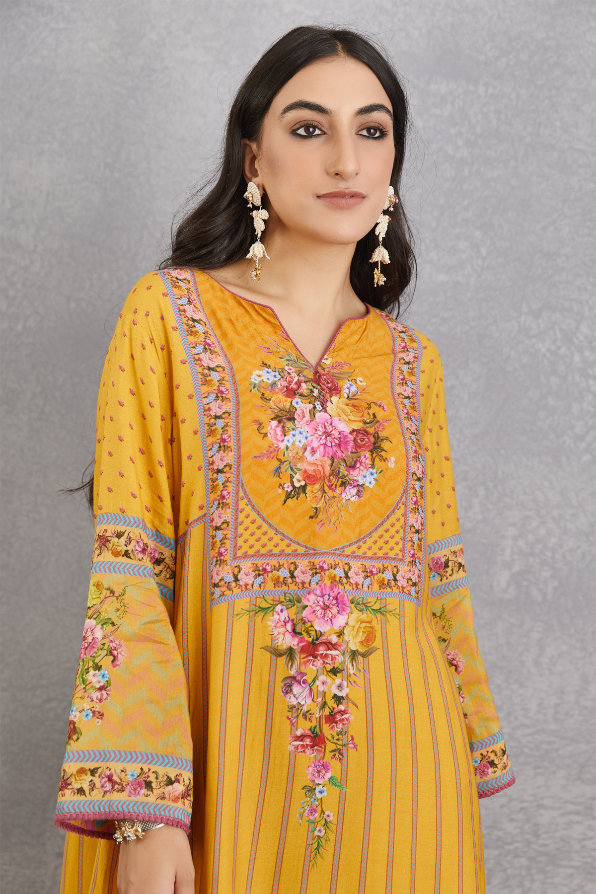 Sunehra Samar Kurta Set