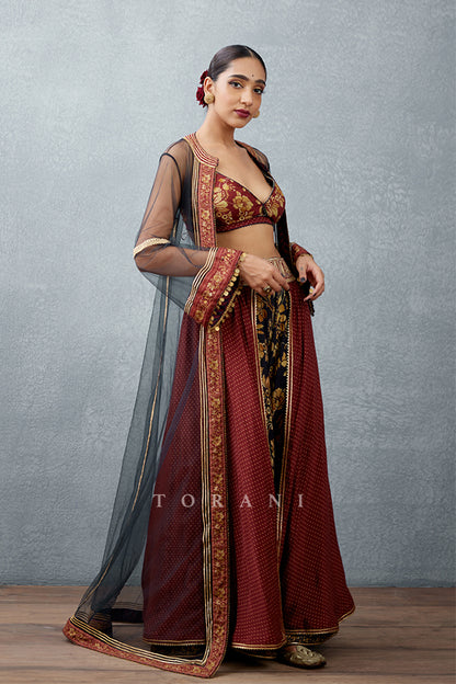 Gulghast Fatima Farhat Cape Set