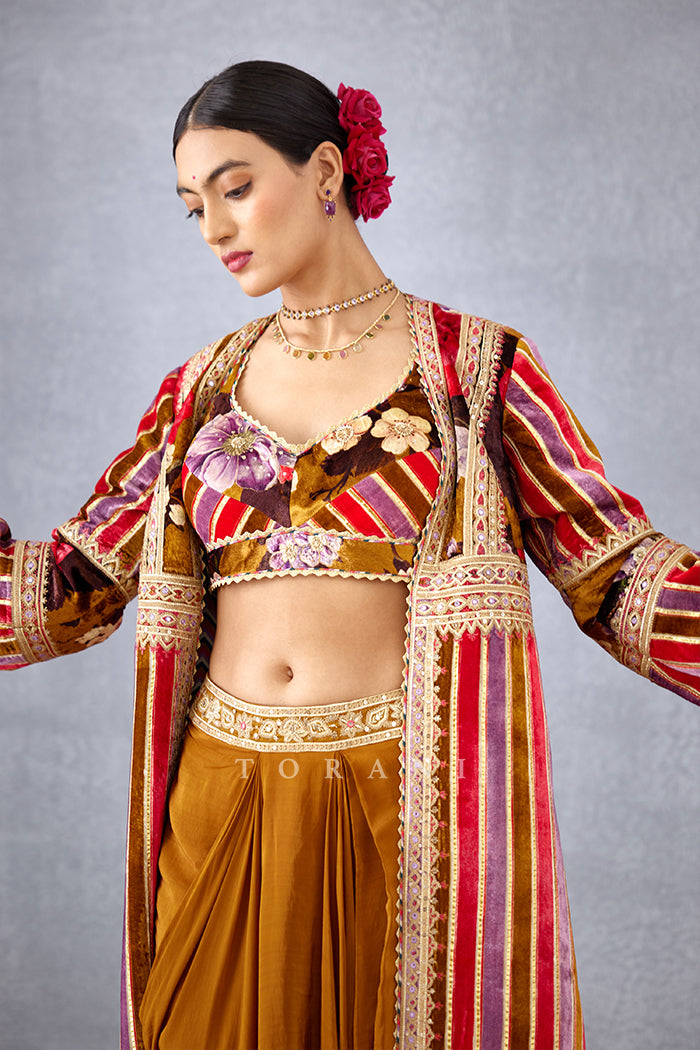 Dikshita Rishabh Arora in our Aftaabi Adilah Cape Set