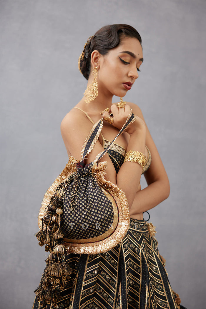 Gulghast Sajida Potli