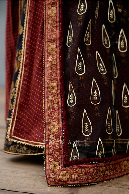 Gulghast Farhat Cape Set