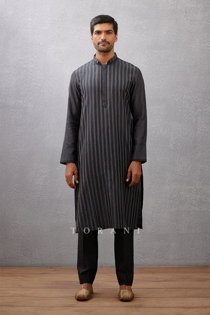 Nisha Rahim Kurta Set