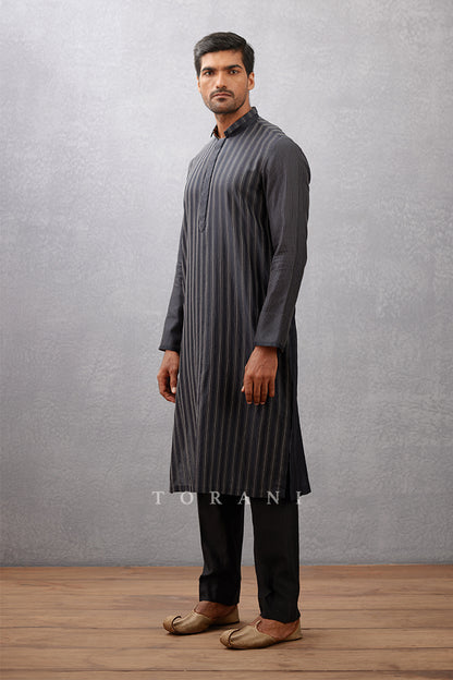 Nisha Rahim Kurta Set