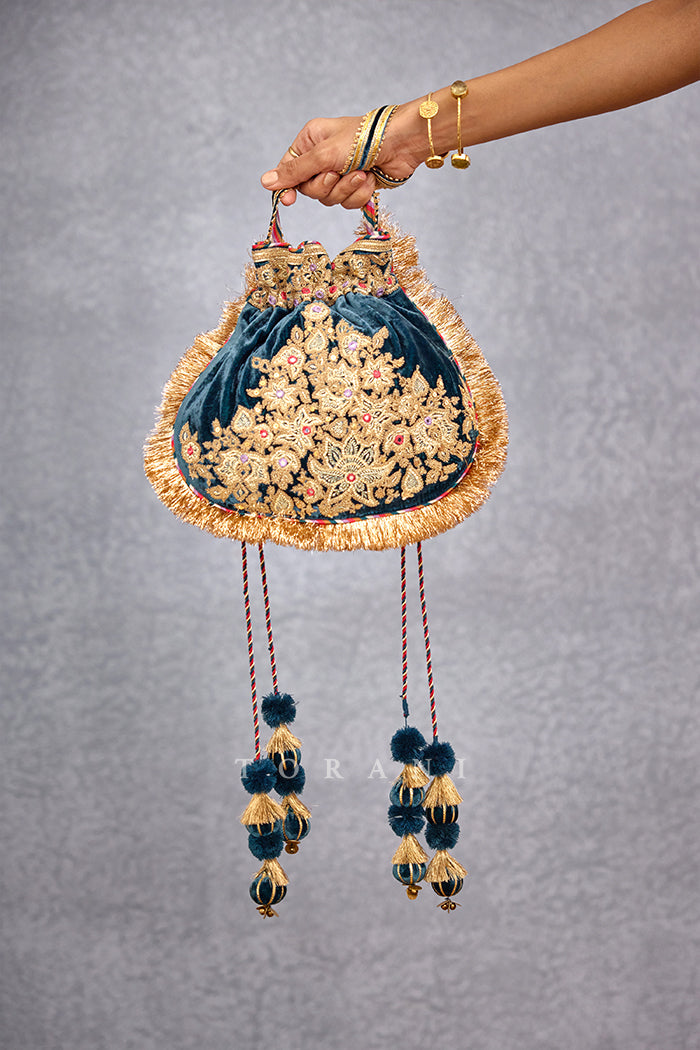 Shabnami Nilofer Potli