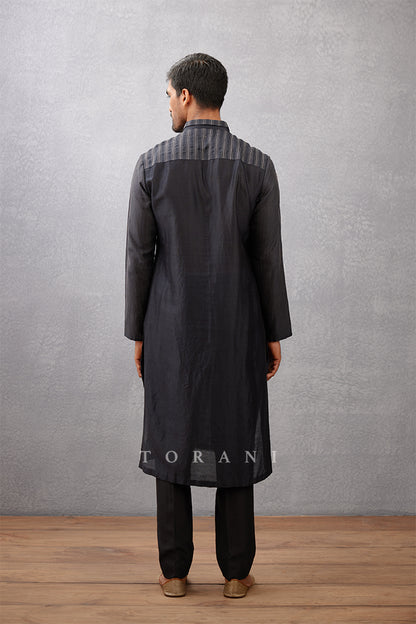 Nisha Rahim Kurta Set