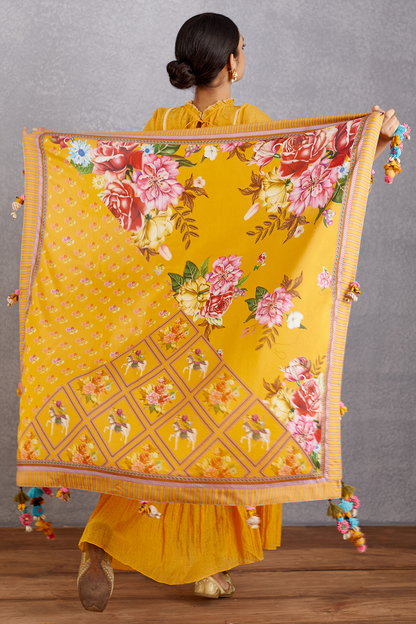 Sunehra Trikoniya Scarf