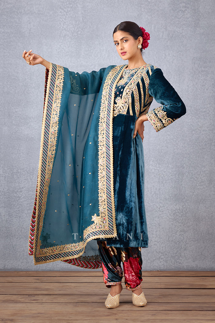 Shabnami Qurbat Odhni