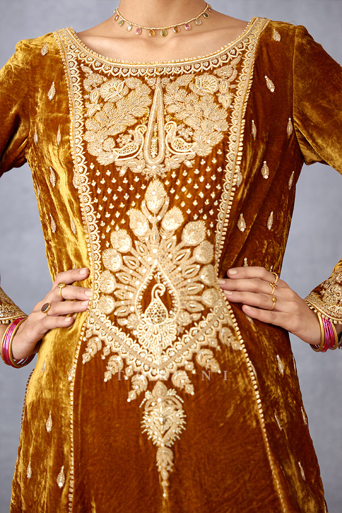 Heavy Hand Embroidered Short Kurta with Zari Embroidery