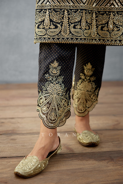 Gulghast Zarin Kurta Set