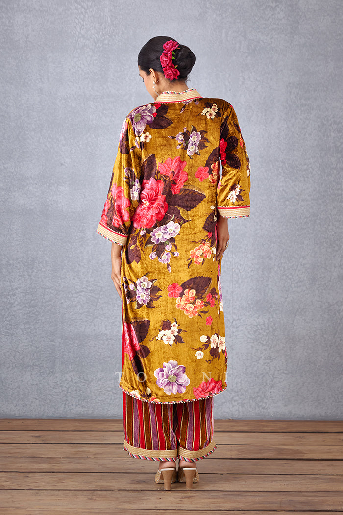 Floral Printed V-Neck Silk Velvet Kurta Set