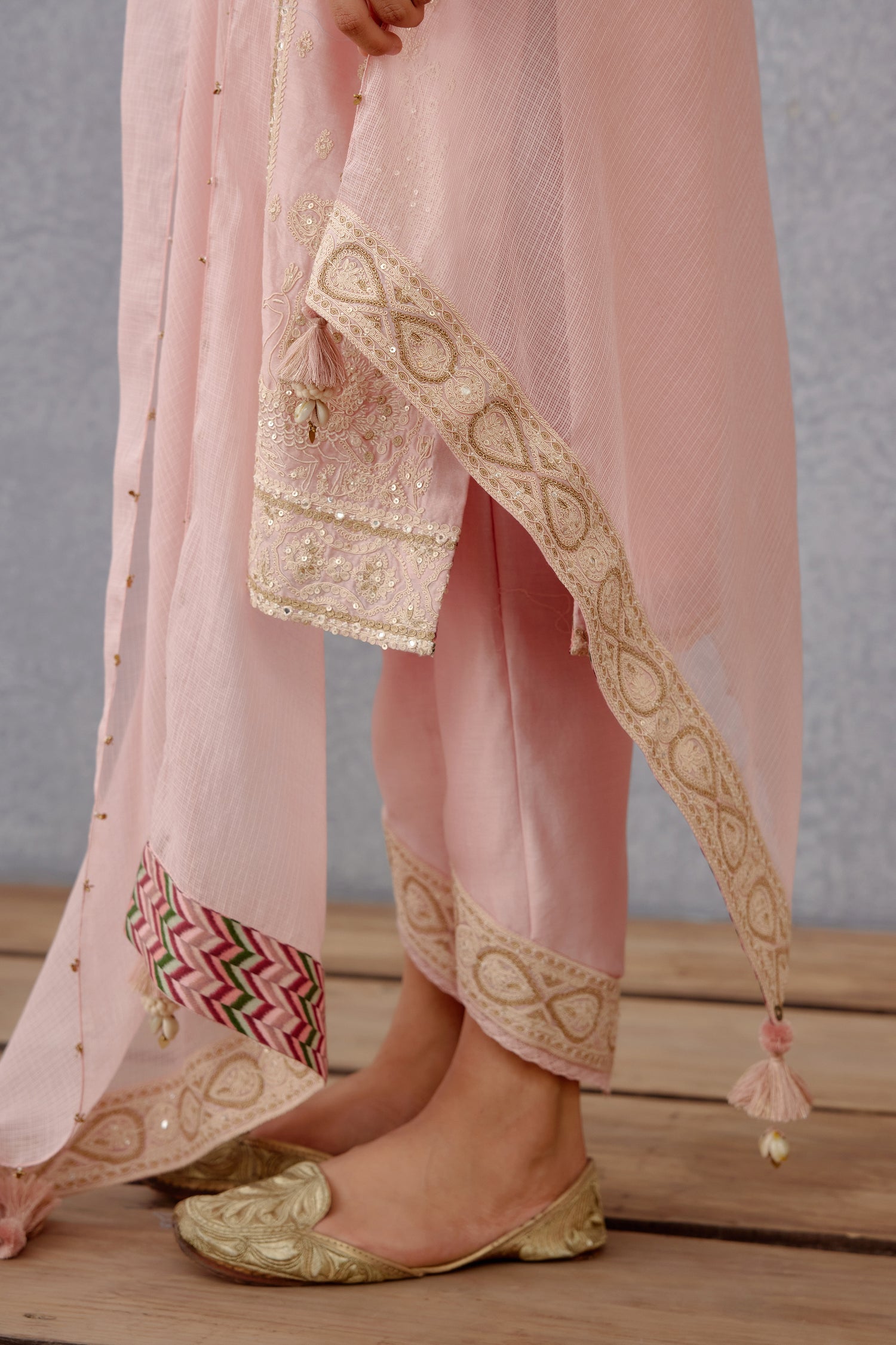 Kaner Ojal Kurta Set
