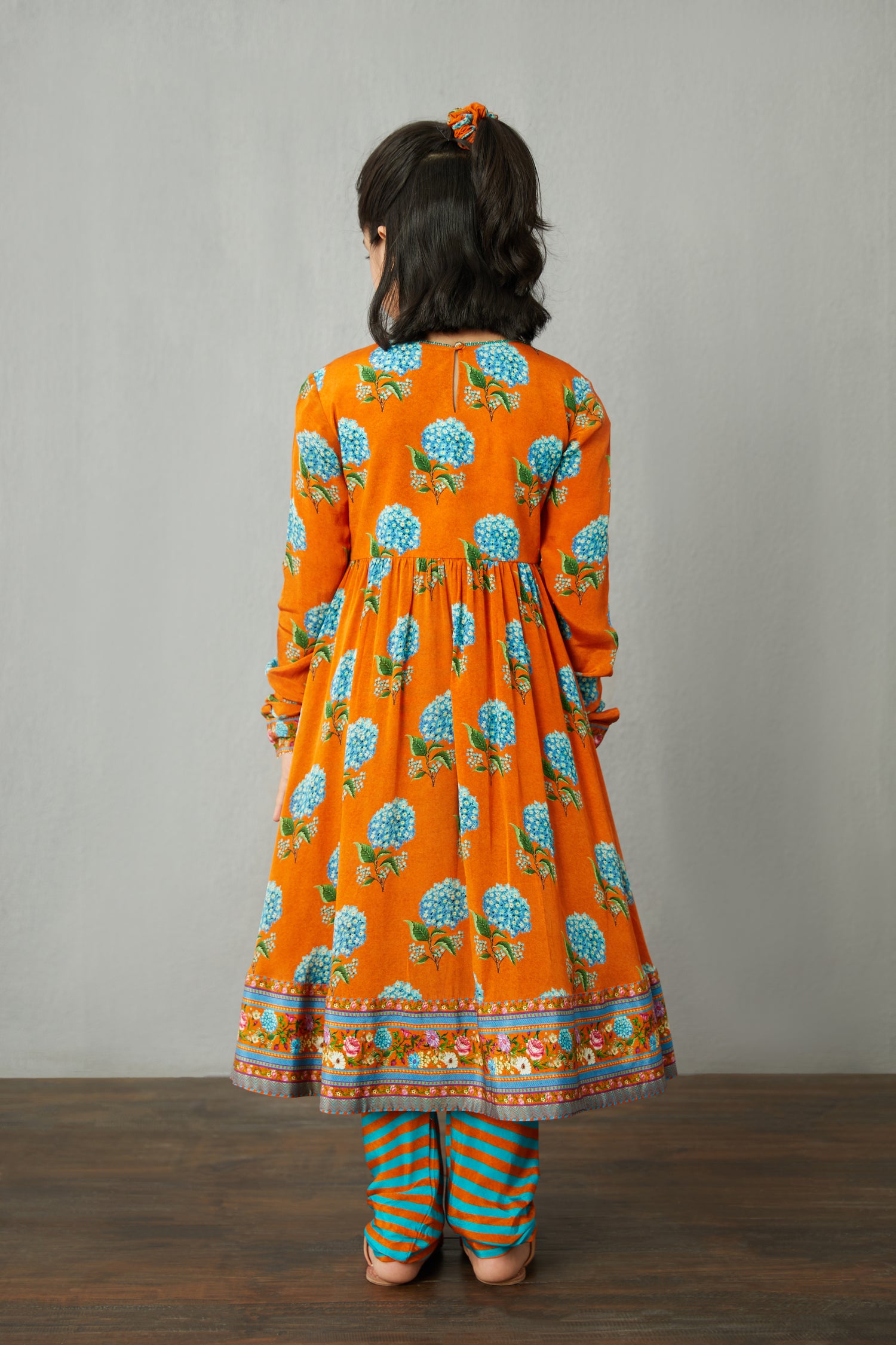 Santree Ajooni Kurta Set