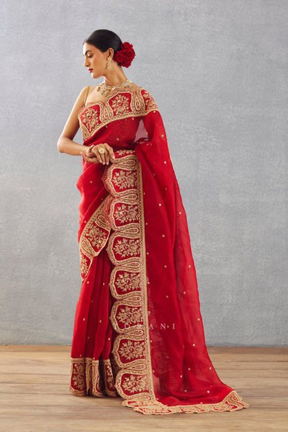 Sindoori Yashaswini Saree