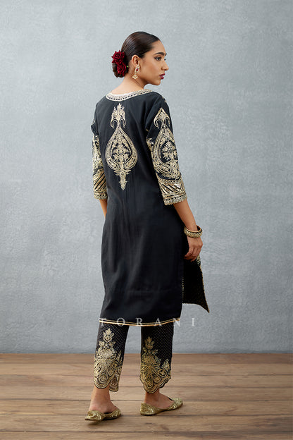 Gulghast Zarin Kurta Set