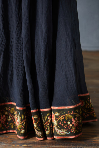 Nisha Chakor Boota Jacket Set