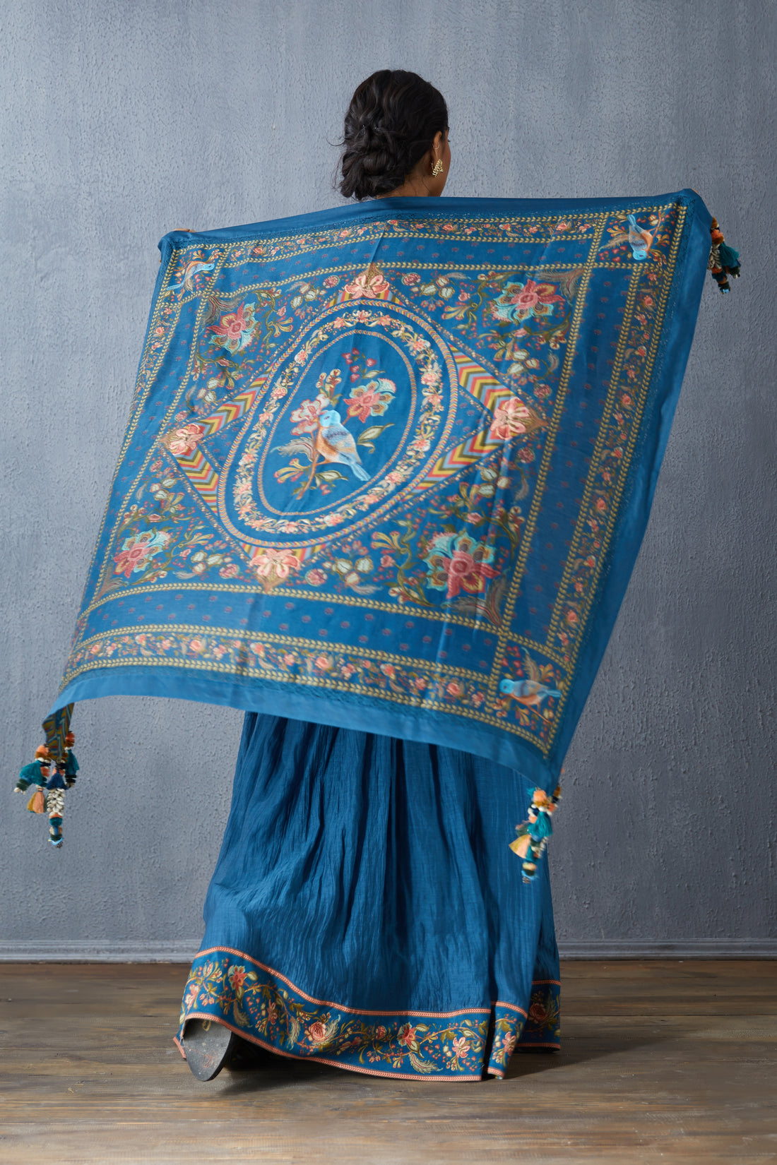 Neelam Chokor Boota Scarf