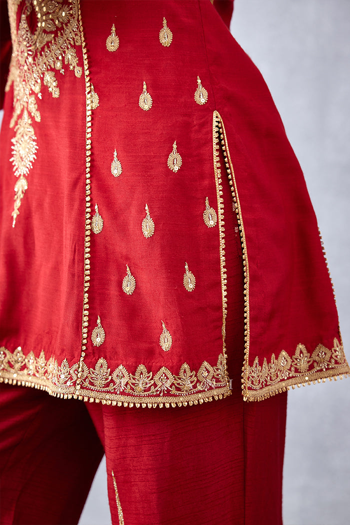 Luxurious Slub Silk Short kurta set with gota border