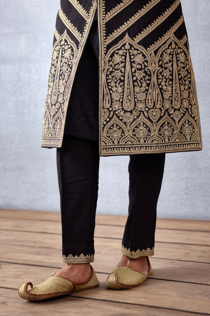 Gulghast Farooq Sherwani