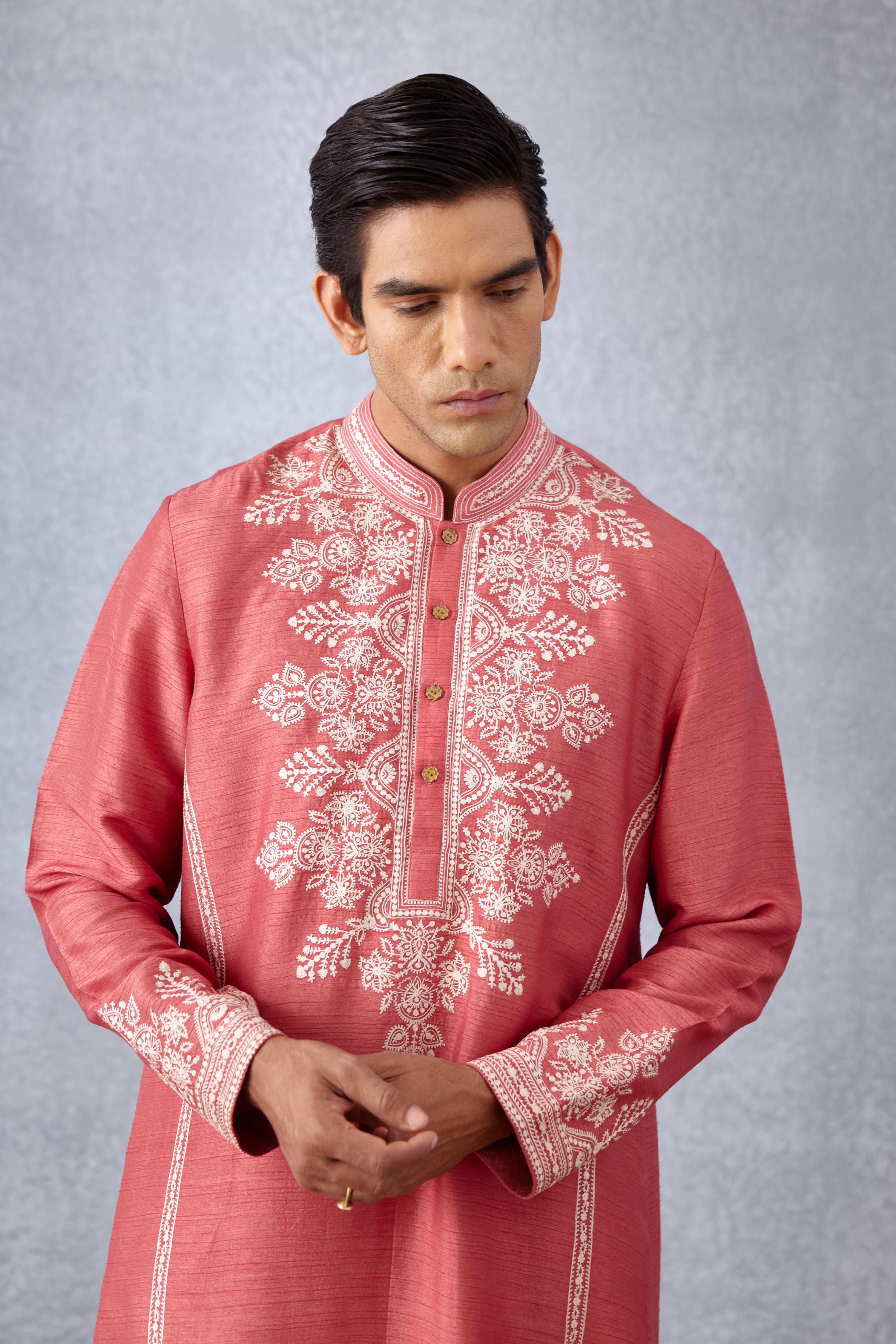 Gulaabi Vrisa Kurta Set