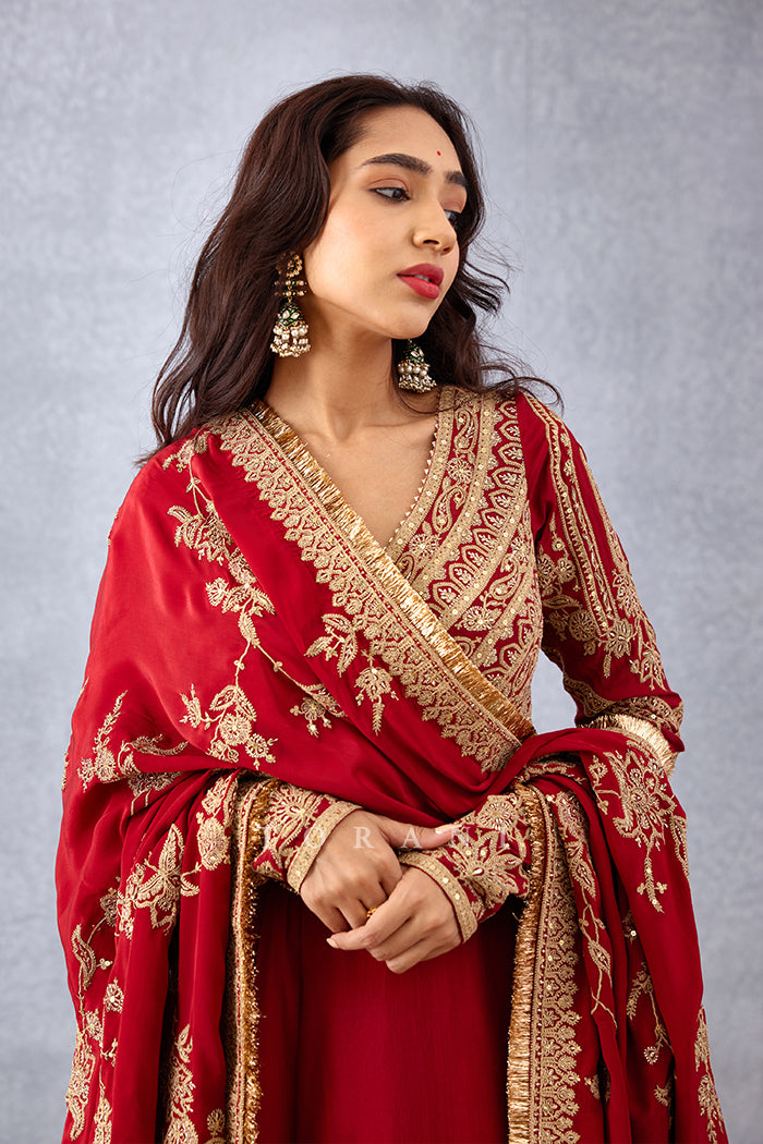 Sindoori Swara Odhni