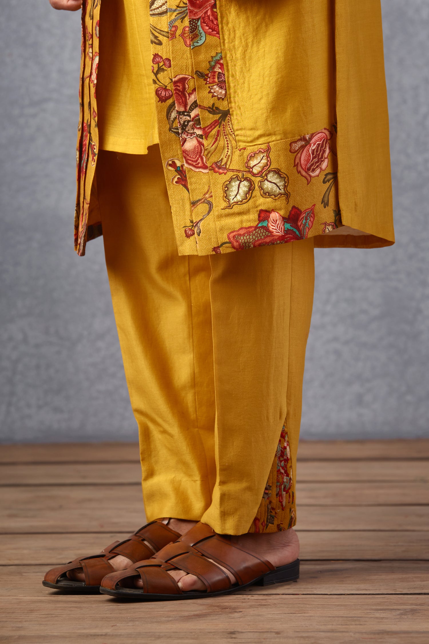 Sunehra Divit Kurta Set