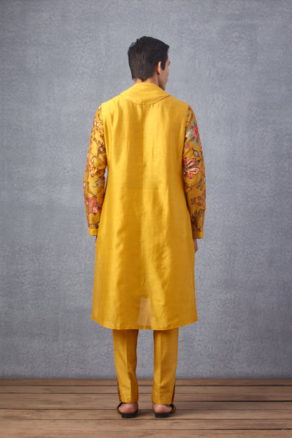 Sunehra Divit Kurta Set