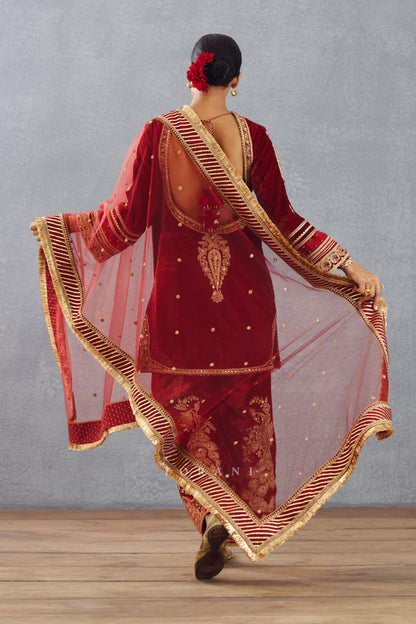 Sindoori Yoshita Kurta Set with dupatta