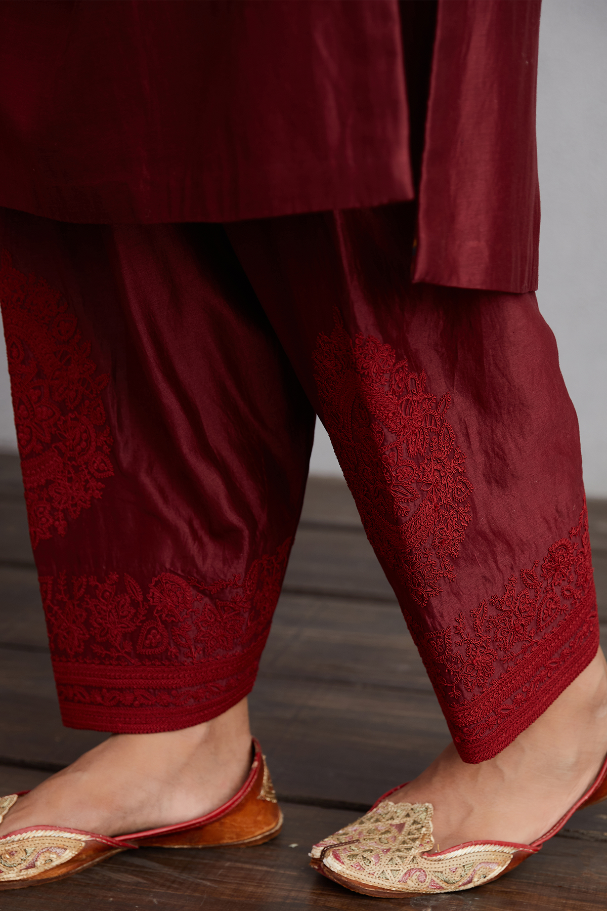 Sanobar Revaa Kurta Set