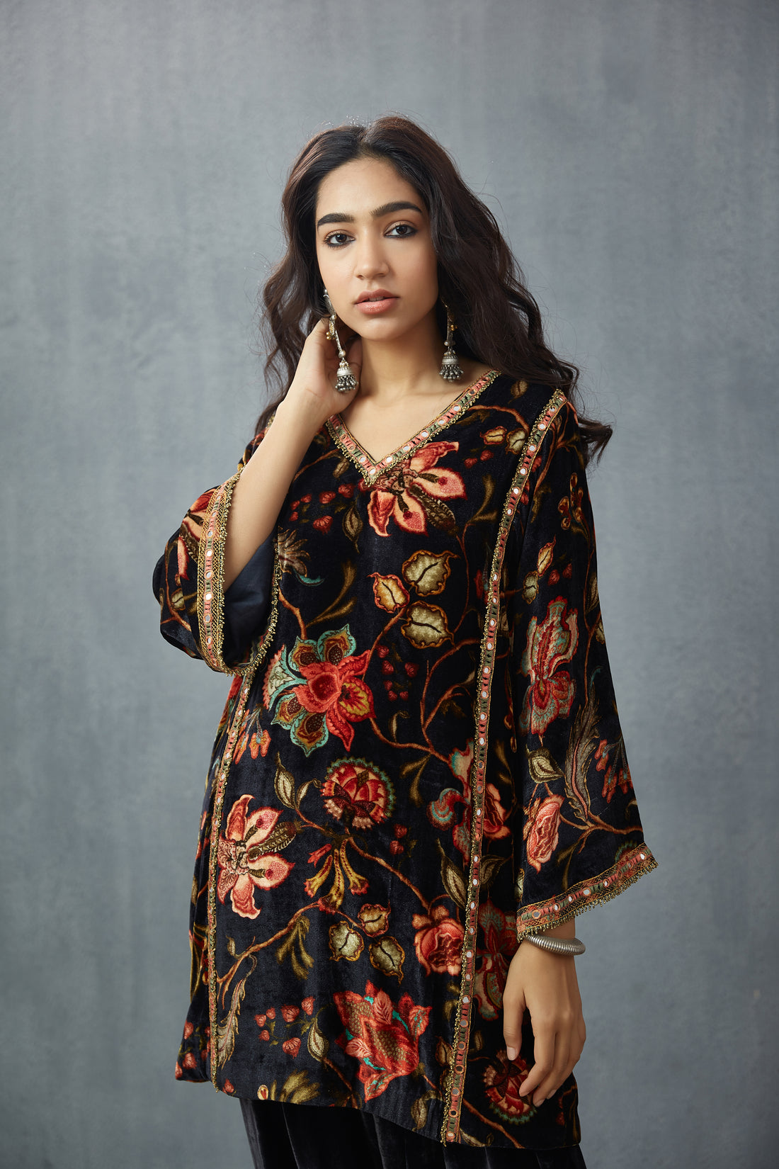 Siyah Makhmal Aayat Co-ord Set